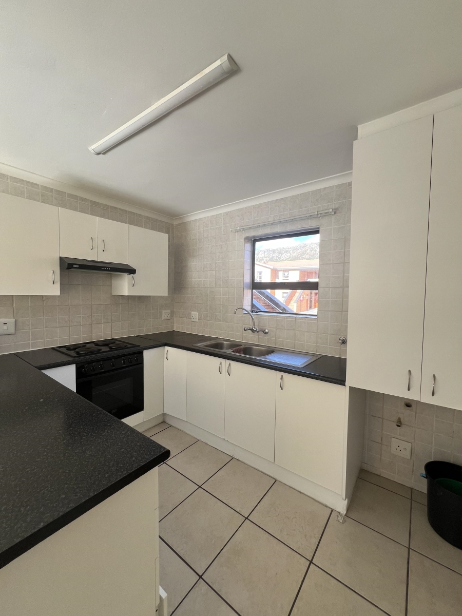 To Let 2 Bedroom Property for Rent in Sea Breeze Western Cape